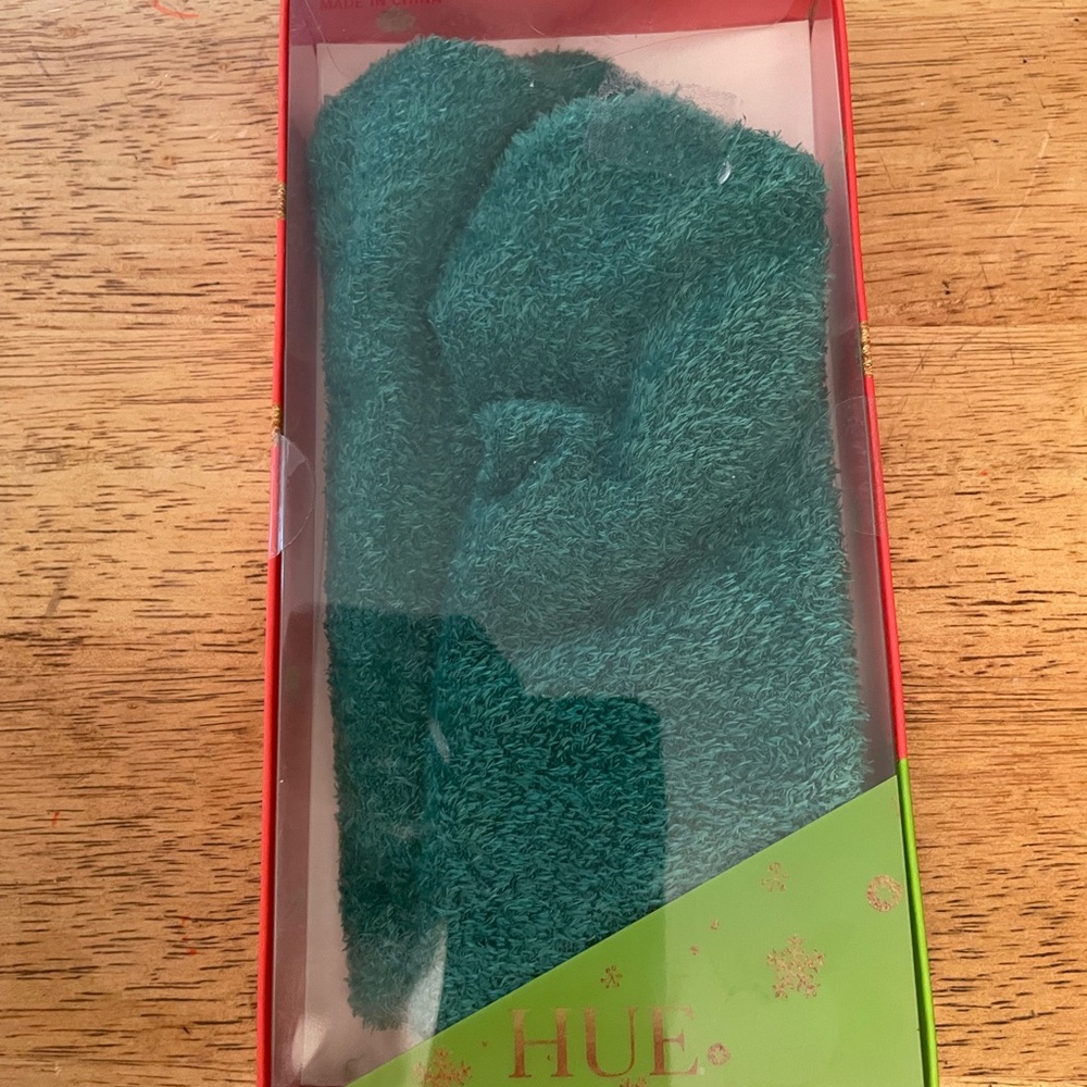 Hue Fuzzy Green Socks